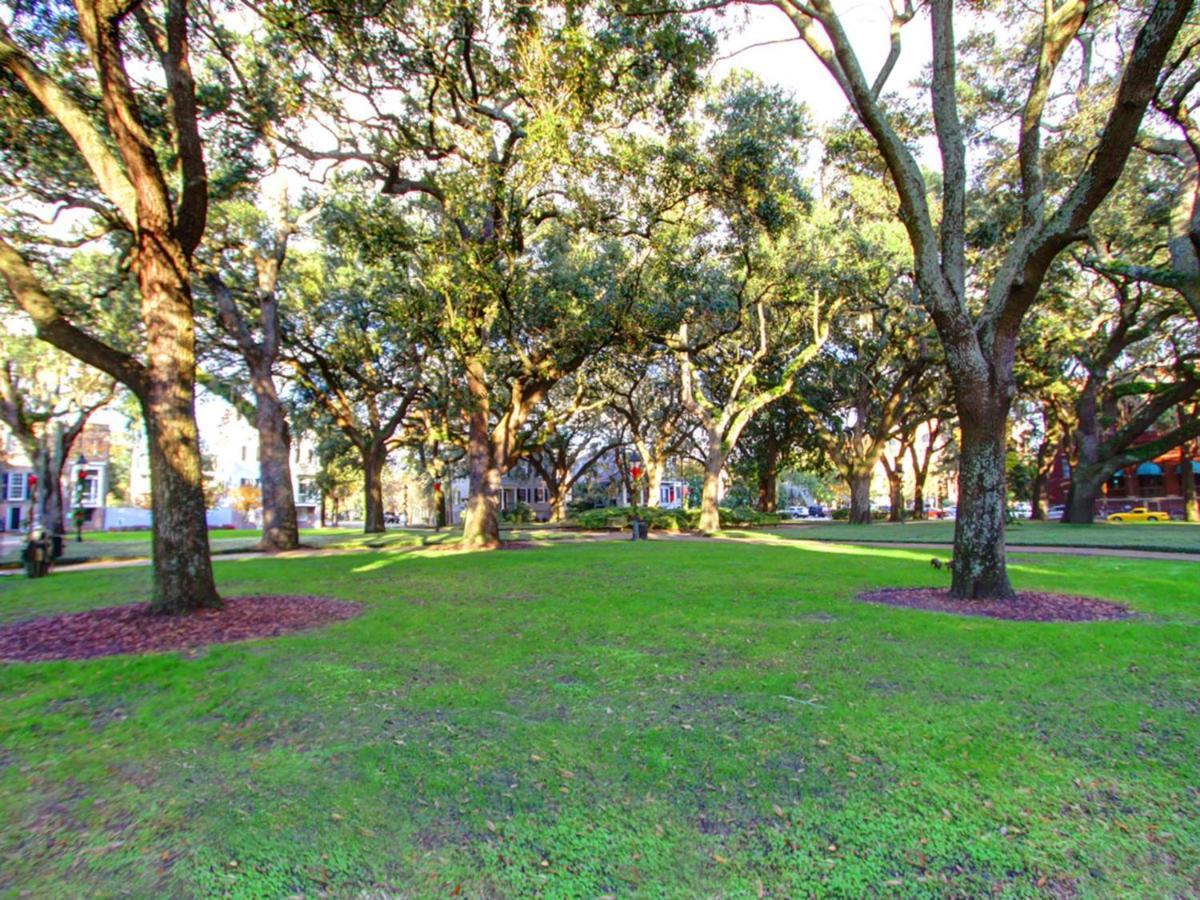 Bird Baldwin Parlor Villa Savannah Exterior foto